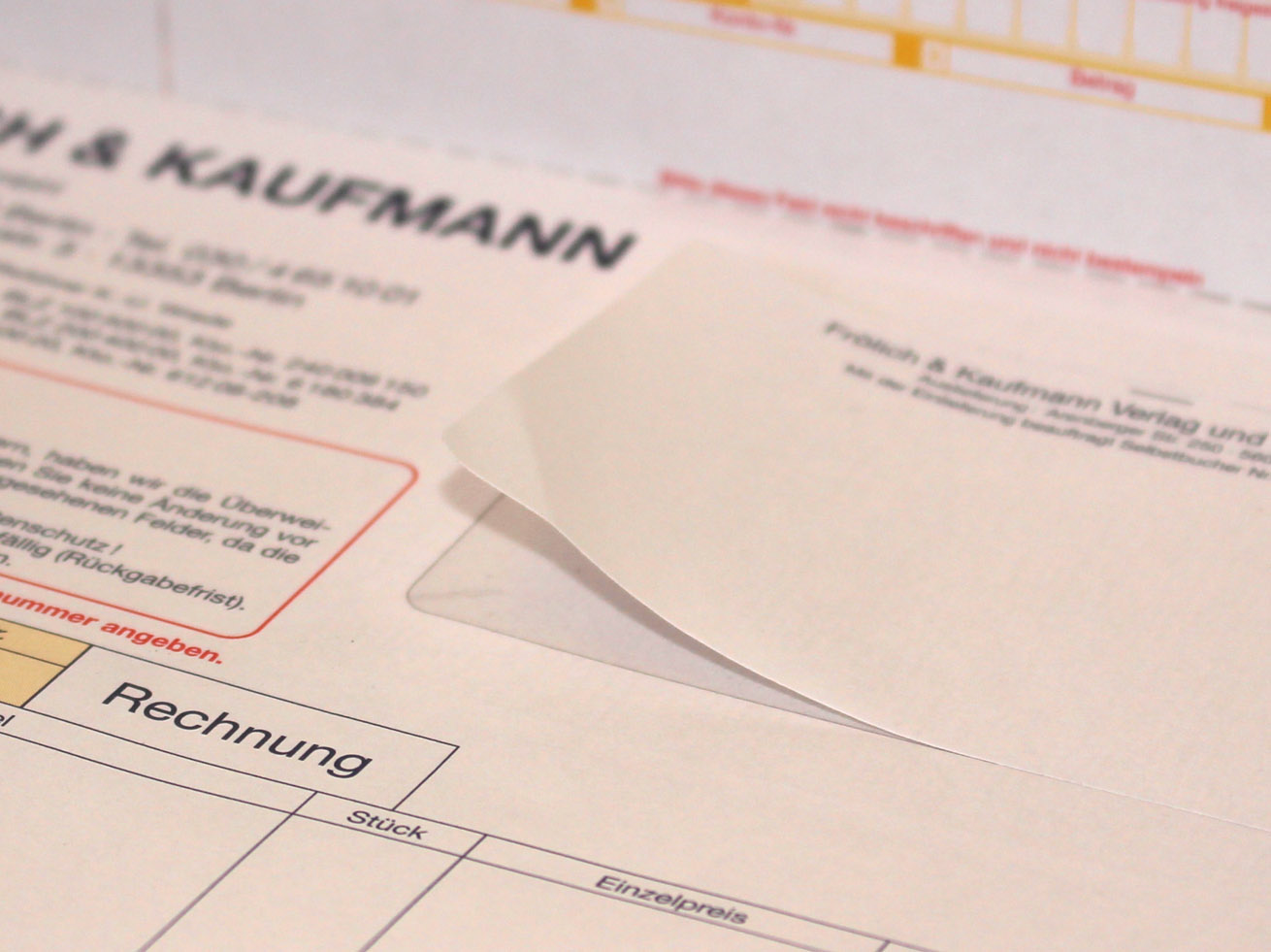 Endlosformular mit integriertem Etikett